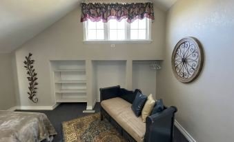 Eagle Isle South Wing on the Sandusky River w/ short drive to Cedar Point