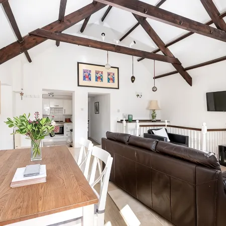 The Rafters, Idylic village setting with Bath on your doorstep
