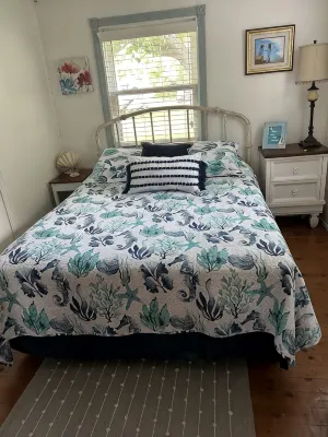 3-bedroom cottage just 10 minutes from Burlington - Beach