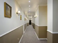 Apelsin Na Leninskom Prospekte Hotel 鄰近達爾文國家博物館的酒店