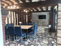 Vacation Home for 10 People, 1 Hour and 15 Minutes from Paris - บูติค