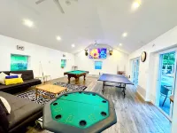 Beautiful property with hot spa and private swimming pool. Has king bed & more.