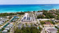 2BR Luxury Modern Condo: Baha Mar, Beach & Pool - Gated Community - Homestays