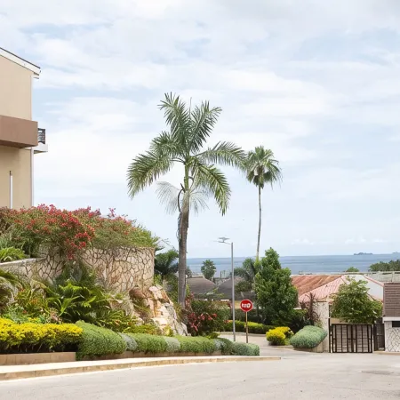 JeSal’s Escape 3 Bedroom Townhome Negril- 5 min From Beach- Perfect For Longterm