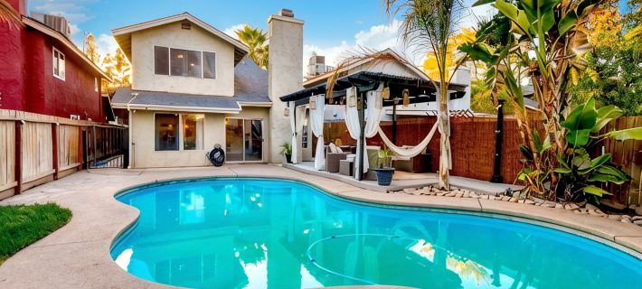 Chic Boho 3BR 2.5BA Home Located in the Heart of Fresno Hotels in Fresno
