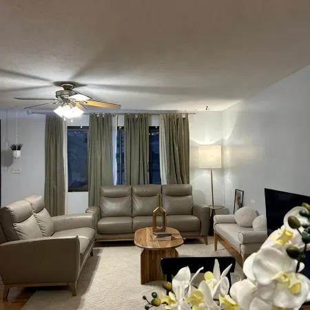 4-bedroom home in Eagen,family friendly, centrally located with fenced backyard