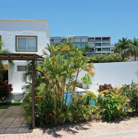 Los Amores II Charming 3 bedroom House in Gated Community with Private Pool.
