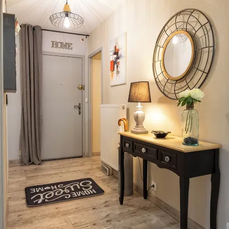 2 Bedroom Apartment Private Parking Normandy Bayeux D-Day Beaches