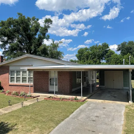 Coastal Comfort! Charming 3 bedroom, near beach and downtown Pensacola