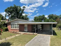 Coastal Comfort! Charming 3 bedroom, near beach and downtown Pensacola