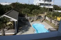 Southern Comfort : Private Pool, Hot Tub, Ocean Views, Elevator, & Walk to Town - Pools