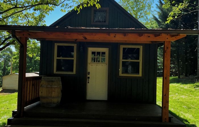 Cabernet Cabin near JVD vineyard
