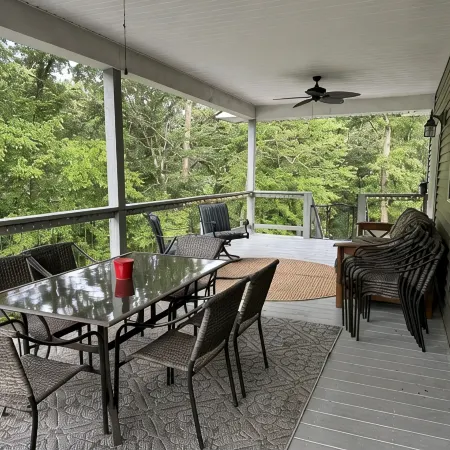 The Nauti Farmhouse - 1 Mile to Moors Resort w Dock/Golf Cart/Pontoon Rental