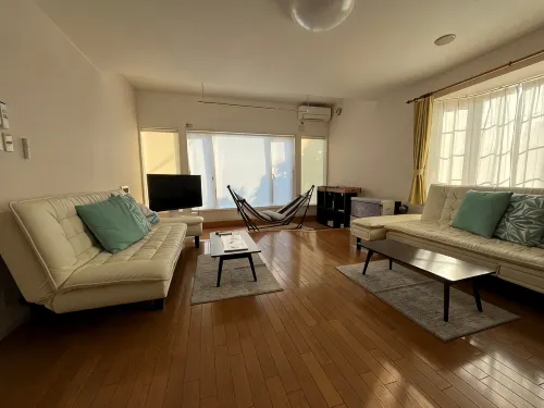 Whole House / 10 ppl/ 3 Parking /Free Wifi!