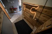 Cozy mountain retreat in the forest-close to Mt Baker Ski Area and pet friendly!