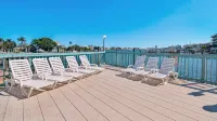 Updated - Dolphins - MOM Clean - Waterfront- Lux 4 Bedroom / 3 Bath (Unit #203) - 3 stjerner