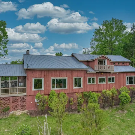 Rustic Luxury Cabin w/ Breathtaking Views, Stunning Sunsets, & Minutes from I24