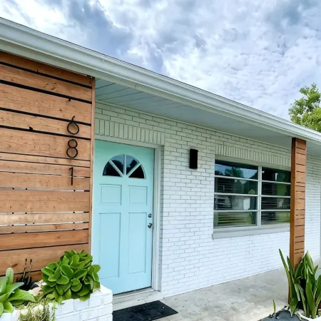 Home in quiet Bird Sanctuary Neighborhood, close to  Beach