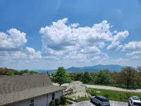 Retreat to the Grand View Suite in Beech Mnt/ Pinnacle/Pool/3rd Floor - Kuntosalit