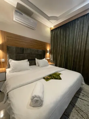 Orient House - Bãi đậu xe