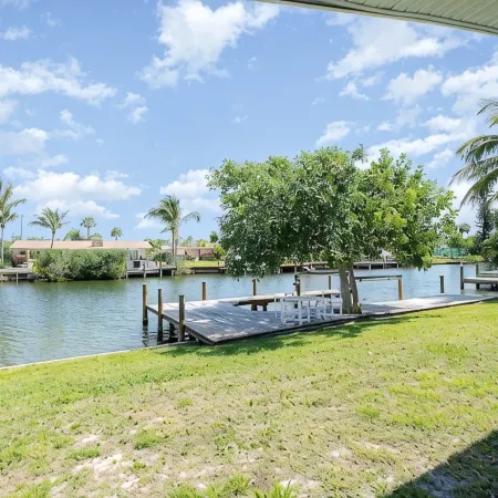 Newly remodeled. Waterfront. 7 min walk from the beach!