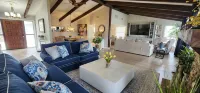 Riverfront Oasis - Family Friendly - Homestays