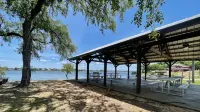 Lake View & 樹屋氛圍木屋配有2個室外露台!
