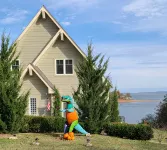 Gorgeous lake house with sandy beachfront. Welcome to Lost  World Landing - Wifi
