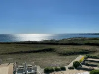 New "Le 209" with magnificent SEA VIEW, swimming pool and balcony Hotels in Guidel