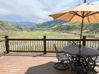 Cabin overlooking Salmon River south of White Bird - Family friendly + Starlink! - Hytter