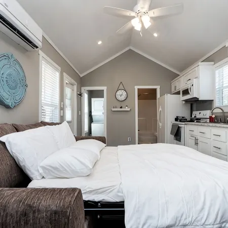 ✨ Adorable Guest House in South Tyler ✨