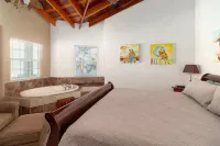 Enjoy ocean views from this 2 bedroom/2 bathroom condo - Gold Standard Approved - Hot Tub