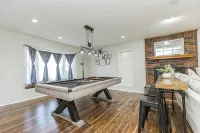 Resort Pool & Spa Retreat with Game Room, Patio, Foosball & BBQ - Homestays