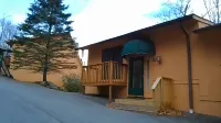 Cedar Village Condo A5, Beech Mountain, NC - 2-Star