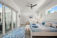 SKY BLUE Sarasota. Pool Home. Build 2023. Option for up 18 guests - 4-Star