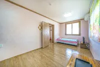 White House Pension on Nonsan Hill - 2 stjerner