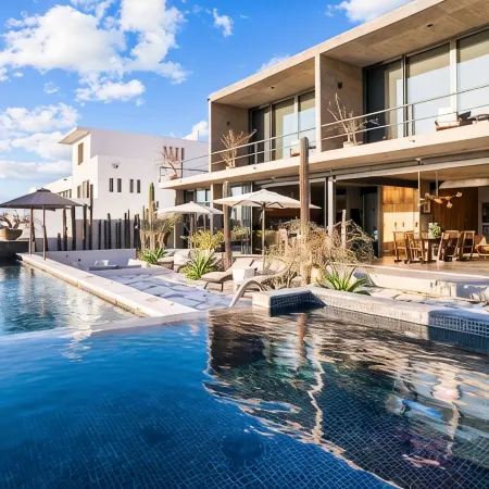 Luxurious Residence with Panoramic Views to the Sea of Cortés