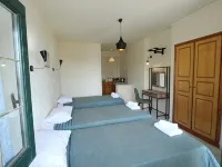 Avra Paradise Aparthotel Отели рядом с достопримечательностью «Пляж Мессонги»
