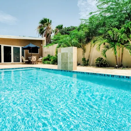 Peaceful Palm Beach Villa - For Families & Friends