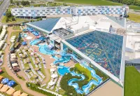 Aquapalace Hotel Prague - Rooftop Pools