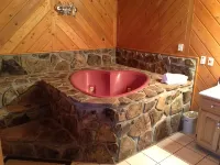Heidi Motel - Helen - Hot Tub