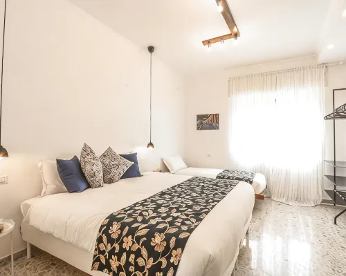 Le Stanze di Virgilio Hotel berhampiran Kolam Renang Scandone