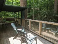 Snowshoe Hare Cabin at the Adirondack Lodge - 5 mins to Lake George Village