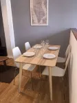 Apartment with parking in the medieval city, 100 m from the quay, shops.