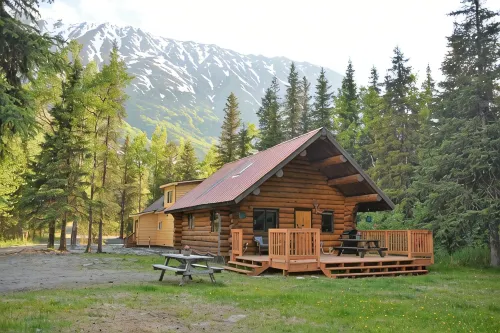 Upper Paradise Log Cabin - Nightly Rental in the Woods - WiFi