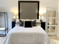 Escape WithInn-Relaxation Centrally Located to Beaches and Walkable Restaurants Hotels in Chikaming Township