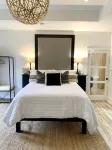 Escape WithInn-Relaxation Centrally Located to Beaches and Walkable Restaurants - 4-Star