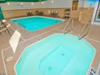 Holiday Inn Express & Suites CHARLESTON-KANAWHA CITY by IHG - Parking