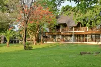 Cresta Mowana Safari Resort & Spa - Bar