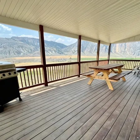 Private Ranch Property Minutes to Yellowstone NP
